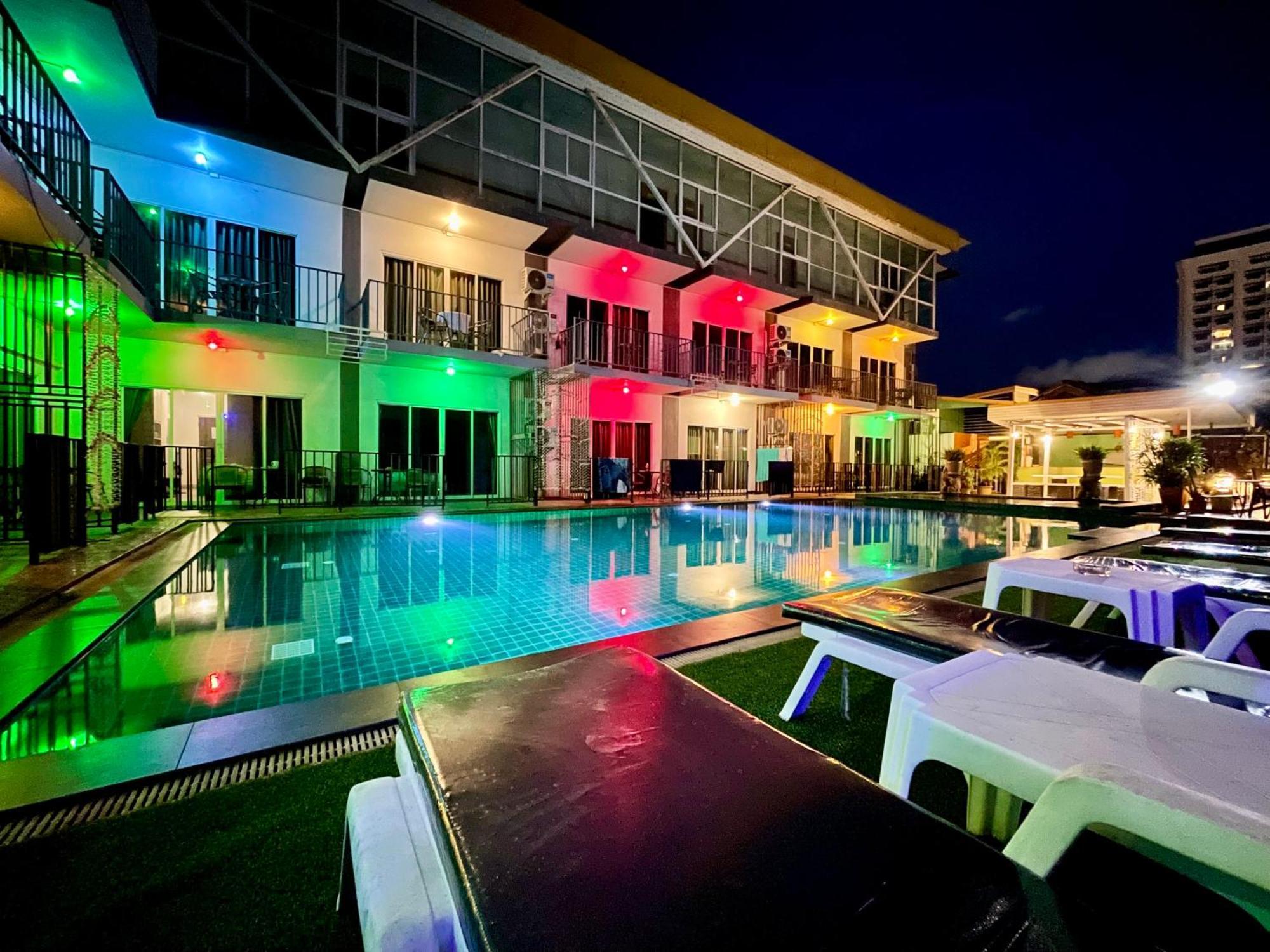 Anantra Pattaya Resort Esterno foto